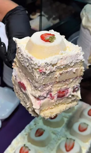 Torta Pudim Ninho|Morango