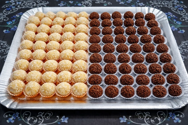 Brigadeiros/ Beijinhos 