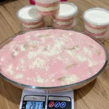 Morango com leite em pó