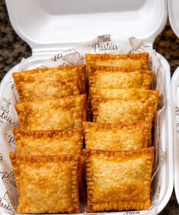 Porção de Mini pastéis 