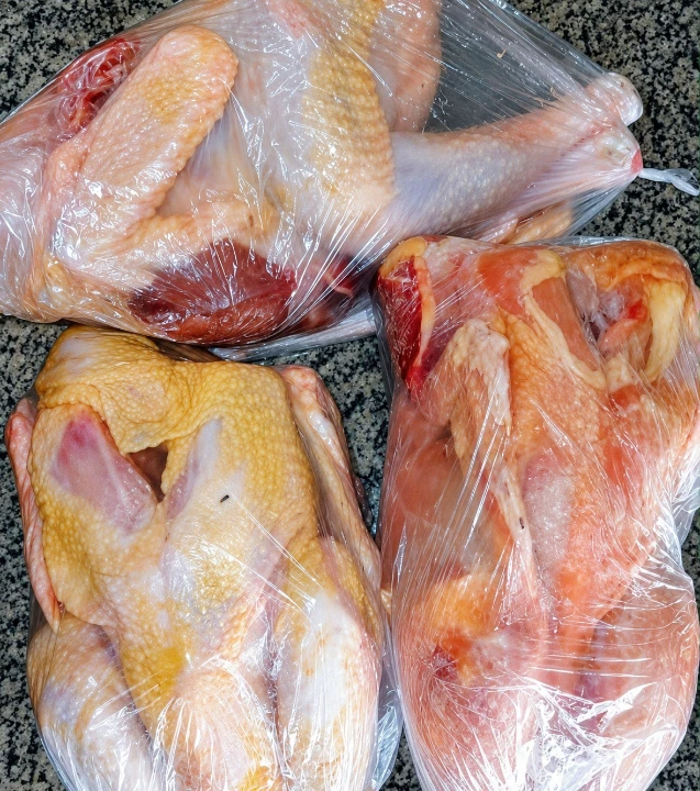 Frango caipira  (Abatido)
