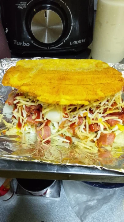 Patacon com tudo