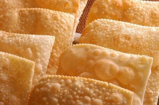PASTEL DE CARNE C/ QUEIJO