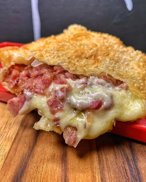Pastel de calabresa